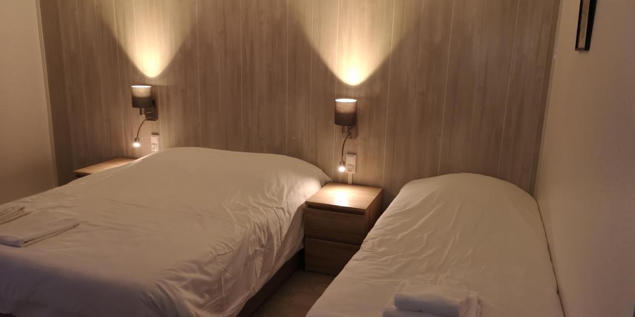 Hotel Du Cheval Blanc Cerizay Zimmer foto